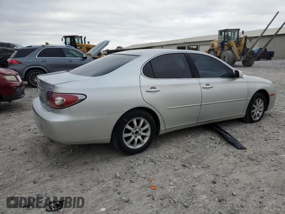 ✅ 2003 Lexus ES 300 • VIN: JTHBF30G130094365 • Лот: 92118565. Опубликован ранее на Copart с пробегом 184 132 миль. Бесплатный доступ к архиву аукционных продаж из США и подробный отчёт об истории автомобиля на DreamBid. Изображение 3.