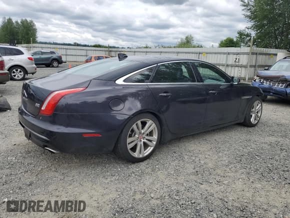 ✅ 2016 Jaguar XJ Portfolio • VIN: SAJWJ2GDXG8V93228 • Lot: 62832115. Listed on Copart with 45,536 mi. Free auction sales archive from the USA and detailed vehicle history report at DreamBid. Image 3.