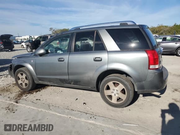 ✅ 2006 Saturn VUE • VIN: 5GZCZ53416S849290 • Lot: 47799955. Wystawiony na Copart z przebiegiem 241 183 mil. Bezpłatny archiwum sprzedaży aukcyjnych z USA i szczegółowy raport historii pojazdu na DreamBid. Zdjęcie 2.