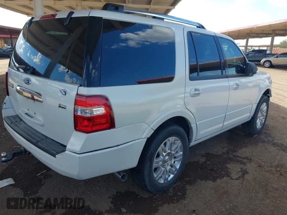 ✅ 2011 Ford Expedition Limited • VIN: 1FMJU1K58BEF01548 • Лот: 43210365. Опубликован ранее на IAAI с пробегом 257 865 миль. Бесплатный доступ к архиву аукционных продаж из США и подробный отчёт об истории автомобиля на DreamBid. Изображение 4.