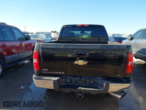 ✅ 2011 Chevrolet Silverado 1500 LT • VIN: 3GCPCSE08BG195239 • Lot: 43578662. Listed on IAAI with 156,455 mi. Free auction sales archive from the USA and detailed vehicle history report at DreamBid. Image 16.