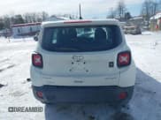 ✅ 2021 Jeep Renegade Jeepster • VIN: ZACNJDABXMPN11013 • Lot: 41394498. Wystawiony na IAAI z przebiegiem 56 035 mil. Bezpłatny archiwum sprzedaży aukcyjnych z USA i szczegółowy raport historii pojazdu na DreamBid. Zdjęcie 17.