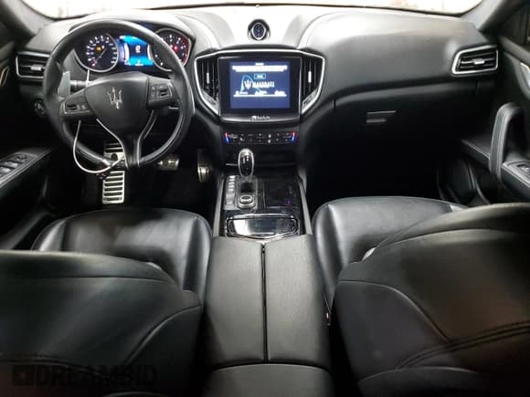 ✅ 2017 Maserati Ghibli S • VIN: ZAM57RSSXH1218680 • Lot: 84013515. Wystawiony na Copart z przebiegiem 68 860 mil. Bezpłatny archiwum sprzedaży aukcyjnych z USA i szczegółowy raport historii pojazdu na DreamBid. Zdjęcie 8.