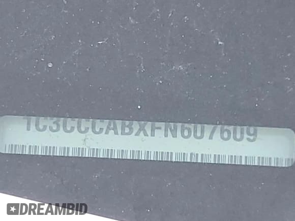 ✅ 2015 Chrysler 200 Limited • VIN: 1C3CCCABXFN607609 • Lot: 92898305. Wystawiony na Copart z przebiegiem 104 068 mil. Bezpłatny archiwum sprzedaży aukcyjnych z USA i szczegółowy raport historii pojazdu na DreamBid. Zdjęcie 12.