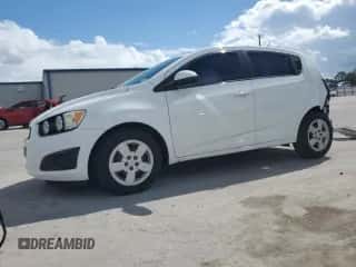 ✅ 2016 Chevrolet Sonic LS • VIN: 1G1JA6SH0G4168207 • Lot: 70170054. Wystawiony na Copart z przebiegiem 101 983 mil mil. Skorzystaj z bezpłatnego archiwum sprzedaży aukcyjnych z USA i zobacz szczegółowy raport historii pojazdu na DreamBid. Zdjęcie 1.