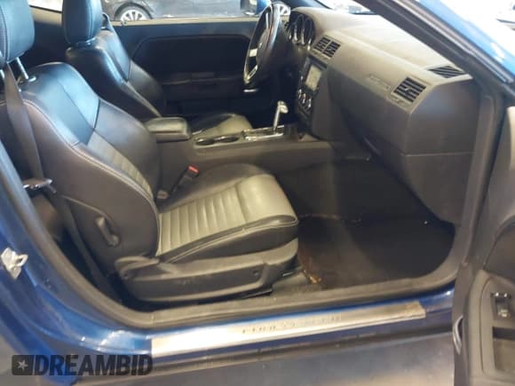 ✅ 2010 Dodge Challenger SE • VIN: 2B3CJ4DV7AH142495 • Lot: 41369853. Wystawiony na IAAI z przebiegiem 191 943 mil. Bezpłatny archiwum sprzedaży aukcyjnych z USA i szczegółowy raport historii pojazdu na DreamBid. Zdjęcie 5.