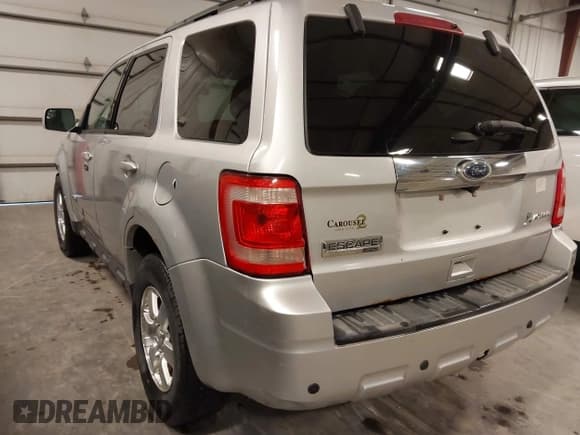 ✅ 2011 Ford Escape Hybrid • VIN: 1FMCU4K39BKB98189 • Lot: 41861185. Wystawiony na IAAI z przebiegiem 177 042 mil. Bezpłatny archiwum sprzedaży aukcyjnych z USA i szczegółowy raport historii pojazdu na DreamBid. Zdjęcie 3.