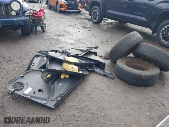 ✅ 2003 Toyota Matrix Std • VIN: 2T1KR32E63C145062 • Лот: 43800477. Опубликован ранее на IAAI с пробегом 169 232 миль. Бесплатный доступ к архиву аукционных продаж из США и подробный отчёт об истории автомобиля на DreamBid. Изображение 12.