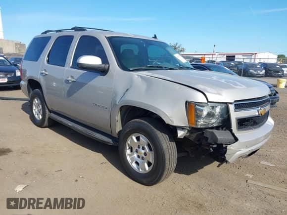 2008 Chevrolet Tahoe LTZ с VIN 1GNFK13038J135704, выставлен на аукционе IAAI как лот 43372175 с пробегом 186 562 миль миль и . История ставок и продаж доступна на DreamBid. Изображение 1.