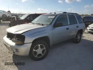 ✅ 2007 Chevrolet TrailBlazer LS • VIN: 1GNDT13S372303937 • Лот: 92087385. Опубликован ранее на Copart с пробегом 181 406 миль. Бесплатный доступ к архиву аукционных продаж из США и подробный отчёт об истории автомобиля на DreamBid. Изображение 1.