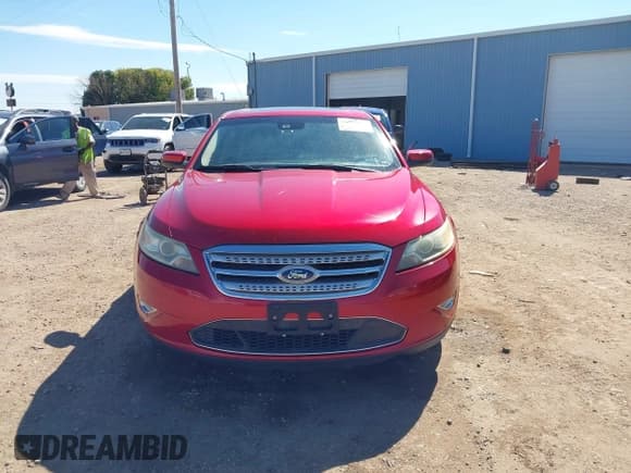 ✅ 2011 Ford Taurus SHO • VIN: 1FAHP2KTXBG100897 • Lot: 43458045. Wystawiony na IAAI z przebiegiem 109 468 mil. Bezpłatny archiwum sprzedaży aukcyjnych z USA i szczegółowy raport historii pojazdu na DreamBid. Zdjęcie 12.