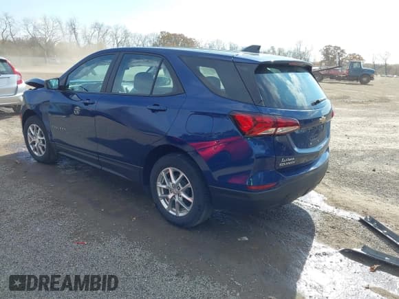 ✅ 2022 Chevrolet Equinox LS • VIN: 3GNAXHEV3NS204009 • Lot: 43621538. Wystawiony na IAAI z przebiegiem 37 183 mil. Bezpłatny archiwum sprzedaży aukcyjnych z USA i szczegółowy raport historii pojazdu na DreamBid. Zdjęcie 3.