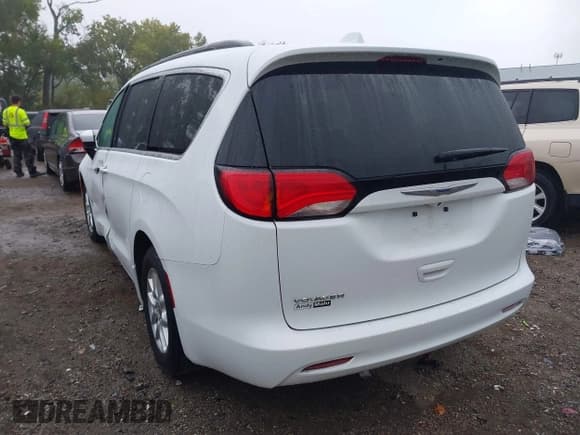 ✅ 2020 Chrysler Voyager LXi • VIN: 2C4RC1DG1LR264995 • Лот: 43392643. Опубликован ранее на IAAI с пробегом 138 042 миль. Бесплатный доступ к архиву аукционных продаж из США и подробный отчёт об истории автомобиля на DreamBid. Изображение 3.