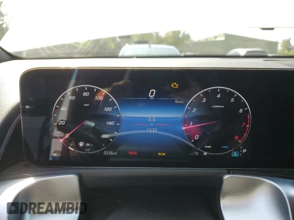 ✅ 2024 Mercedes-Benz GLB 250 • VIN: W1N4M4HB6RW379916 • Lot: 59392485. Listed on Copart with 7,530 mi. Free auction sales archive from the USA and detailed vehicle history report at DreamBid. Image 9.