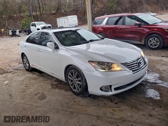 ✅ 2011 Lexus ES 330 • VIN: JTHBK1EG1B2426994 • Lot: 94877575. Wystawiony na Copart z przebiegiem 155 052 mil. Bezpłatny archiwum sprzedaży aukcyjnych z USA i szczegółowy raport historii pojazdu na DreamBid. Zdjęcie 4.