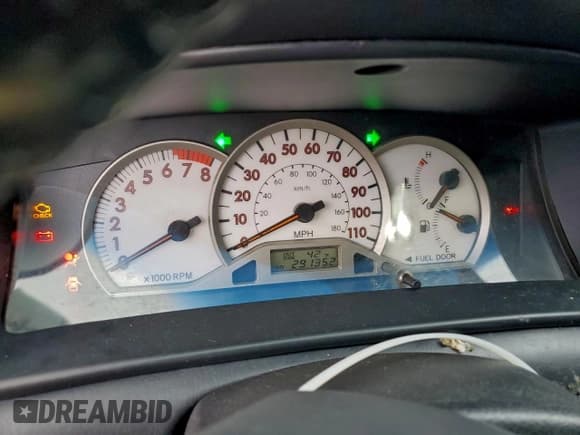 ✅ 2007 Toyota Corolla LE • VIN: 1NXBR30E97Z805960 • Lot: 95461845. Wystawiony na Copart z przebiegiem 291 352 mil. Bezpłatny archiwum sprzedaży aukcyjnych z USA i szczegółowy raport historii pojazdu na DreamBid. Zdjęcie 9.