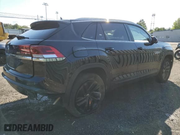 ✅ 2023 Volkswagen Atlas SE • VIN: 1V2JC2CA9PC213466 • Lot: 63170863. Listed on Copart with 15,611 mi. Free auction sales archive from the USA and detailed vehicle history report at DreamBid. Image 3.