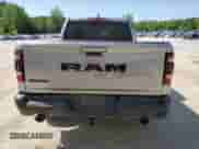 2020 Ram 1500 Rebel z VIN 1C6RRELT0LN303553, wystawiony jako Copart lot #53488355 z przebiegiem 110 673 mil mil oraz Szkoda całkowita • Salvage title. Historia ofert i sprzedaży dostępna na DreamBid. Obrazek 6.