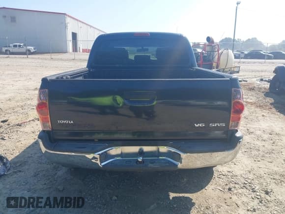 ✅ 2005 Toyota Tacoma PreRunner • VIN: 5TEJU62N55Z011006 • Lot: 42539256. Listed on IAAI with 307,372 mi. Free auction sales archive from the USA and detailed vehicle history report at DreamBid. Image 15.