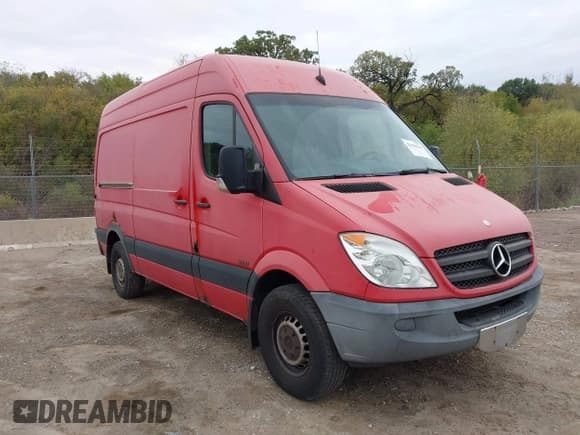 ✅ 2012 Mercedes-Benz Sprinter Cargo • VIN: WD3PE7CC6C5675822 • Lot: 43438138. Wystawiony na IAAI z przebiegiem 278 996 mil. Bezpłatny archiwum sprzedaży aukcyjnych z USA i szczegółowy raport historii pojazdu na DreamBid. Zdjęcie 1.