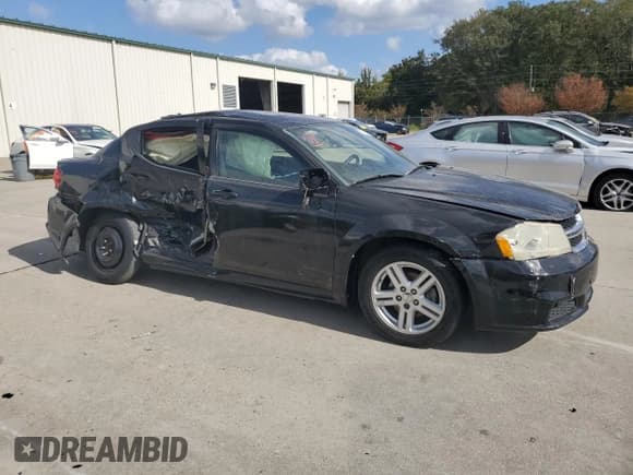 ✅ 2012 Dodge Avenger SXT • VIN: 1C3CDZCB6CN112154 • Лот: 77779994. Опубликован ранее на Copart с пробегом 153 388 миль. Бесплатный доступ к архиву аукционных продаж из США и подробный отчёт об истории автомобиля на DreamBid. Изображение 4.