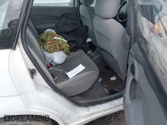 ✅ 2003 Ford Focus LX • VIN: 1FAFP33PX3W181700 • Lot: 41910086. Listed on IAAI with 139,777 mi. Free auction sales archive from the USA and detailed vehicle history report at DreamBid. Image 8.