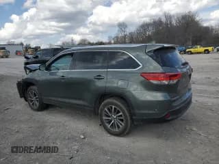 ✅ 2017 Toyota Highlander XLE • VIN: 5TDKZRFHXHS232145 • Lot: 49160685. Listed on Copart with 93,428 mi. Free auction sales archive from the USA and detailed vehicle history report at DreamBid. Image 2.