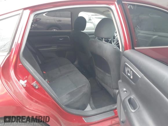 ✅ 2015 Nissan Altima SV • VIN: 1N4AL3AP4FC473082 • Лот: 43672712. Опубликован ранее на IAAI с пробегом 152 980 миль. Бесплатный доступ к архиву аукционных продаж из США и подробный отчёт об истории автомобиля на DreamBid. Изображение 8.