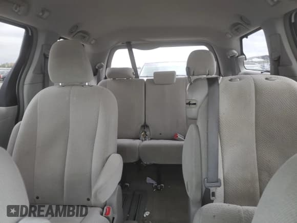 ✅ 2014 Toyota Sienna LE • VIN: 5TDKK3DC1ES482975 • Lot: 89934545. Listed on Copart with 128,305 mi. Free auction sales archive from the USA and detailed vehicle history report at DreamBid. Image 10.