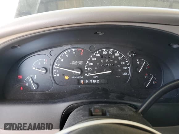 ✅ 1995 Ford Explorer Eddie Bauer • VIN: 1FMDU32X2SUB97231 • Lot: 92242785. Listed on Copart with 217,781 mi. Free auction sales archive from the USA and detailed vehicle history report at DreamBid. Image 9.