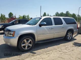 ✅ 2013 Chevrolet Suburban LTZ • VIN: 1GNSCKE0XDR165776 • Лот: 62486635. Опубликован ранее на Copart с пробегом 221 990 миль. Бесплатный доступ к архиву аукционных продаж из США и подробный отчёт об истории автомобиля на DreamBid. Изображение 1.