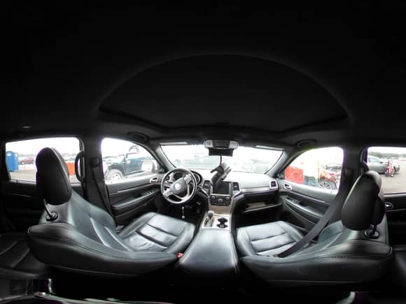 2016 Jeep Grand Cherokee Limited с VIN 1C4RJFBMXGC327800, выставлен на аукционе IAAI как лот 43238739 с пробегом 123 054 миль миль и . История ставок и продаж доступна на DreamBid. Изображение 18.