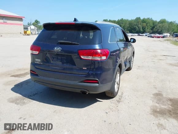 ✅ 2017 Kia Sorento LX • VIN: 5XYPGDA3XHG266996 • Lot: 42970028. Wystawiony na IAAI z przebiegiem 115 361 mil. Bezpłatny archiwum sprzedaży aukcyjnych z USA i szczegółowy raport historii pojazdu na DreamBid. Zdjęcie 4.