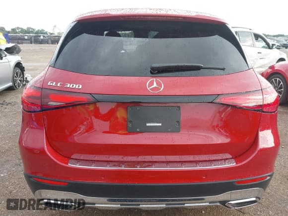 ✅ 2025 Mercedes-Benz GLC 300 • VIN: W1NKM4GB9SF336749 • Lot: 43043104. Listed on IAAI with 4,767 mi. Free auction sales archive from the USA and detailed vehicle history report at DreamBid. Image 16.