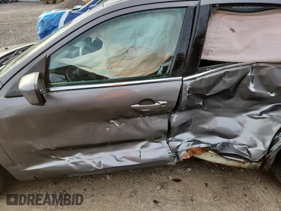 ✅ 2012 Ford Fusion SE • VIN: 3FAHP0HAXCR149098 • Lot: 93137475. Wystawiony na Copart z przebiegiem 140 749 mil. Bezpłatny archiwum sprzedaży aukcyjnych z USA i szczegółowy raport historii pojazdu na DreamBid. Zdjęcie 7.