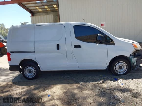 ✅ 2015 Nissan NV200 SV • VIN: 3N6CM0KN2FK690052 • Lot: 42438197. Listed on IAAI with 193,011 mi. Free auction sales archive from the USA and detailed vehicle history report at DreamBid. Image 13.