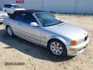 ✅ 2001 BMW 3 Series 325Ci • VIN: WBABS33461JY52588 • Лот: 43476946. Опубликован ранее на IAAI с пробегом 196 621 миль. Бесплатный доступ к архиву аукционных продаж из США и подробный отчёт об истории автомобиля на DreamBid. Изображение 1.
