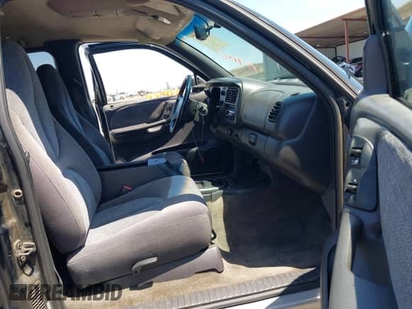 1997 Dodge Dakota with VIN 1B7GG23YXVS187587, listed as a IAAI auction lot 42598352 with 180,375 mi miles and . Bid and sale history available at DreamBid. Image 5.