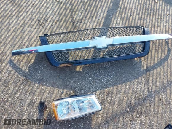 ✅ 2004 Chevrolet Silverado 1500 Z71 • VIN: 2GCEK13T441379543 • Lot: 43700681. Wystawiony na IAAI z przebiegiem 218 175 mil. Bezpłatny archiwum sprzedaży aukcyjnych z USA i szczegółowy raport historii pojazdu na DreamBid. Zdjęcie 12.