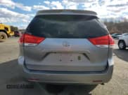 ✅ 2012 Toyota Sienna XLE • VIN: 5TDDK3DC7CS034181 • Lot: 90934505. Wystawiony na Copart z przebiegiem 177 776 mil. Bezpłatny archiwum sprzedaży aukcyjnych z USA i szczegółowy raport historii pojazdu na DreamBid. Zdjęcie 6.