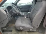 ✅ 2004 Chevrolet Colorado LS Z71 • VIN: 1GCDT196248213416 • Лот: 61487355. Опубликован ранее на Copart с пробегом 131 378 миль. Бесплатный доступ к архиву аукционных продаж из США и подробный отчёт об истории автомобиля на DreamBid. Изображение 7.