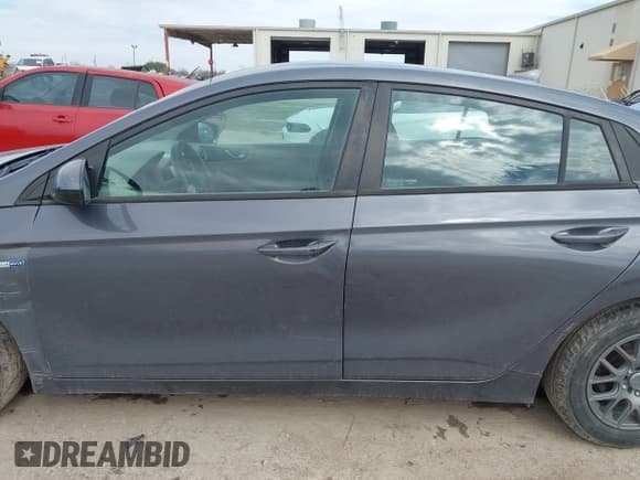 ✅ 2019 Hyundai Ioniq Blue • VIN: KMHC65LC4KU116243 • Lot: 41446996. Wystawiony na IAAI z przebiegiem 83 900 mil. Bezpłatny archiwum sprzedaży aukcyjnych z USA i szczegółowy raport historii pojazdu na DreamBid. Zdjęcie 14.