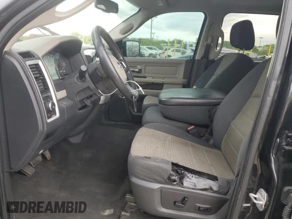 ✅ 2009 Dodge 1500 SLT • VIN: 1D3HV13T99S792741 • Lot: 56826055. Wystawiony na Copart z przebiegiem 187 141 mil. Bezpłatny archiwum sprzedaży aukcyjnych z USA i szczegółowy raport historii pojazdu na DreamBid. Zdjęcie 7.