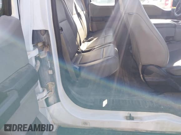 ✅ 2017 Ford F-150 XL • VIN: 1FTFX1EF9HKC49485 • Lot: 42229882. Listed on IAAI with 121,788 mi. Free auction sales archive from the USA and detailed vehicle history report at DreamBid. Image 8.