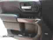 2019 Chevrolet Silverado 1500 LTZ z VIN 3GCUYGED9KG263956, wystawiony jako IAAI lot #42511308 z przebiegiem 112 718 mil mil oraz . Historia ofert i sprzedaży dostępna na DreamBid. Obrazek 1.