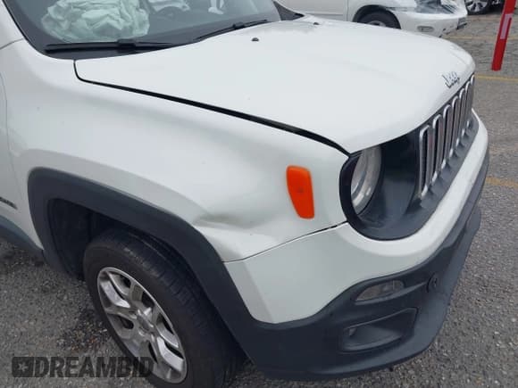 ✅ 2018 Jeep Renegade Latitude • VIN: ZACCJBBB7JPJ30032 • Lot: 43408219. Wystawiony na IAAI z przebiegiem 54 791 mil. Bezpłatny archiwum sprzedaży aukcyjnych z USA i szczegółowy raport historii pojazdu na DreamBid. Zdjęcie 6.