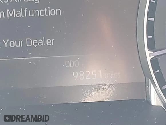 ✅ 2023 Toyota Highlander L • VIN: 5TDKDRAH1PS525548 • Lot: 43451095. Listed on IAAI with 98,251 mi. Free auction sales archive from the USA and detailed vehicle history report at DreamBid. Image 14.
