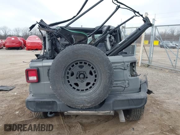 ✅ 2018 Jeep Wrangler Sport S • VIN: 1C4GJXAGXJW197483 • Lot: 41825305. Listed on IAAI with 64,173 mi. Free auction sales archive from the USA and detailed vehicle history report at DreamBid. Image 17.