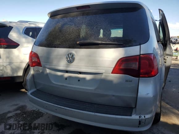 ✅ 2009 Volkswagen Routan SE • VIN: 2V8HW34159R543812 • Lot: 89431105. Wystawiony na Copart z przebiegiem 173 560 mil. Bezpłatny archiwum sprzedaży aukcyjnych z USA i szczegółowy raport historii pojazdu na DreamBid. Zdjęcie 6.