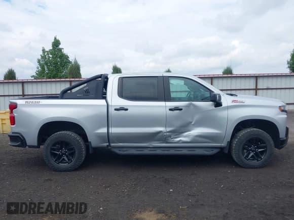 ✅ 2021 Chevrolet Silverado 1500 LT Trail Boss • VIN: 1GCPYFEL9MZ155550 • Lot: 42785163. Wystawiony na IAAI z przebiegiem 33 322 mil. Bezpłatny archiwum sprzedaży aukcyjnych z USA i szczegółowy raport historii pojazdu na DreamBid. Zdjęcie 13.
